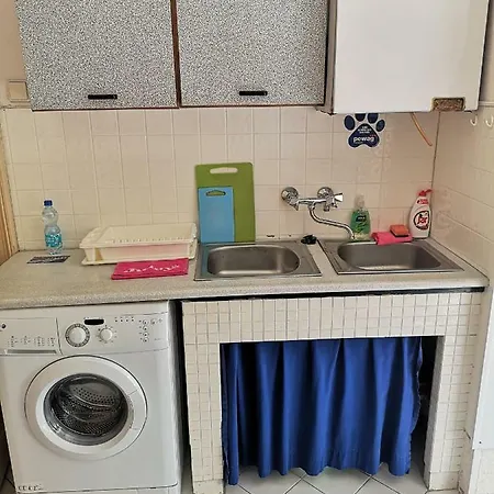 3 Bedrooms Historic In The Center. Fully Furnished, Fireplace, Air Cooler-conditioning, Breakfast! 1 Min Walk To Metro&tram. 7min Walk To Wenceslas Square. Lublanska Street № 6, 2 Apartment *