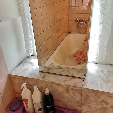 3 Bedrooms Historic In The Center. Fully Furnished, Fireplace, Air Cooler-conditioning, Breakfast! 1 Min Walk To Metro&tram. 7min Walk To Wenceslas Square. Lublanska Street № 6, 2 Apartment *