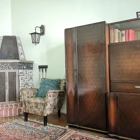 公寓 3 Bedrooms Historic In The Center. Fully Furnished, Fireplace, Air Cooler-conditioning, Breakfast! 1 Min Walk To Metro&tram. 7min Walk To Wenceslas Square. Lublanska Street № 6, 2 *